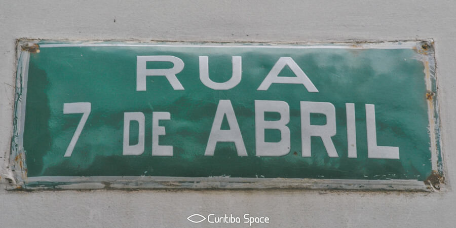 Rua 7 de abril: abdicação de Dom Pedro I - Curitiba Space