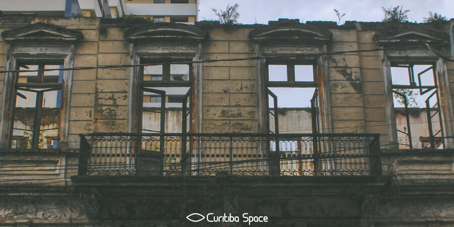 Sobrado na Rua Barão do Rio Branco, 773 - Curitiba Space